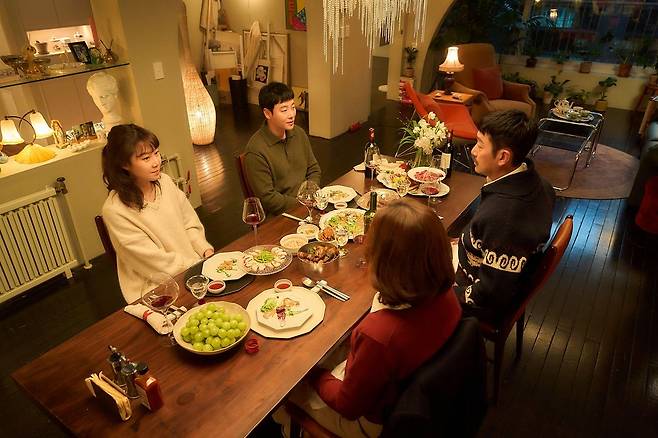 Clockwise from left: Gong Hyo-jin, Kim Dong-wook, Ha Jung-woo and Lee Ha-nee star in "The People Upstairs." (By4M Studio)