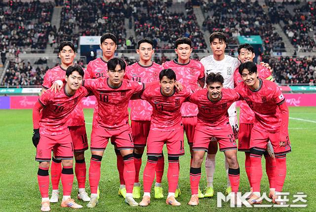홍명보 감독이 이끈 대한민국 축구 대표팀은 11월 18일 서울월드컵경기장에서 열린 가나와의 2026 북중미월드컵 대비 평가전에서 1-0 승리했다. 사진(상암 서울)=김영구 기자