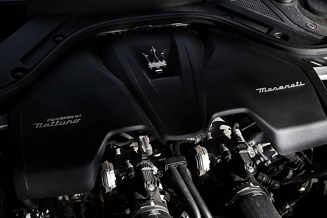마세라티 그란카브리오 트로페오. 사진: 김학수 기자