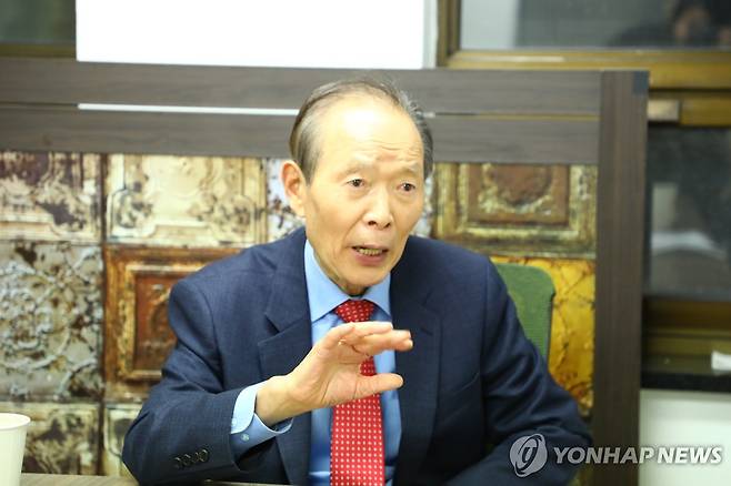 생전에 연합뉴스와 [삶] 인터뷰 중인 장기표 선생 [연합뉴스 사진]