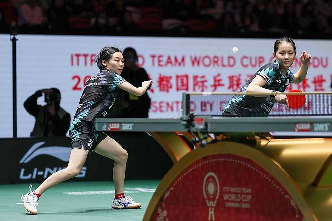 혼성단체 월드컵 혼합복식에 나선 최효주(왼쪽)와 김나영 [ITTF SNS 캡처. 재판매 및 DB 금지]