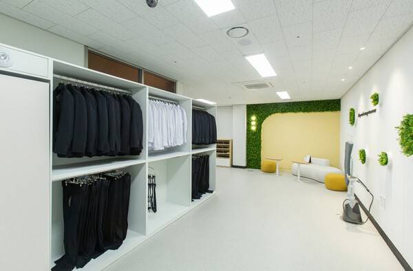 군포시 취업 올인원 패키지 중 면접 복장을 대여해주는 '청플옷장' 전경.