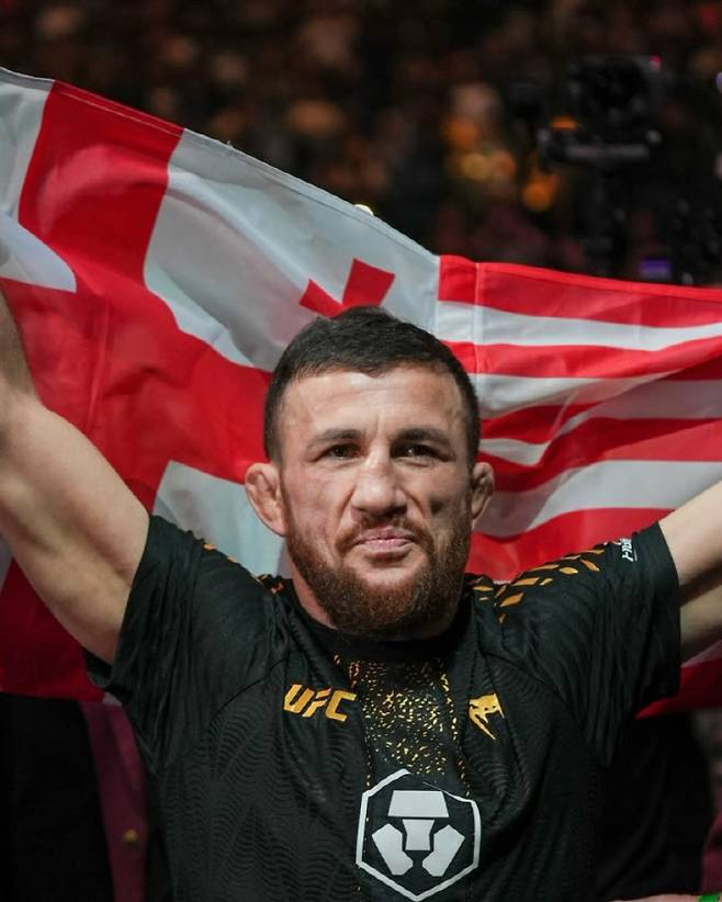 1년 네 차례 방어전 신기록에 도전했지만 뜻을 이루지 못한 메랍 드발리쉬빌리. 사진=UFC