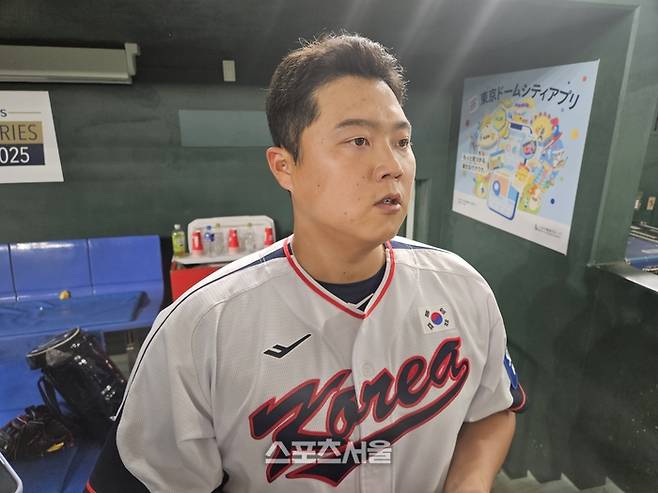 야구대표팀 한동희가 14일 일본 도쿄돔에서 열린 팀 훈련을 마친 후 인터뷰에 응했다. 도쿄 | 김동영 기자 raining99@sportsseoul.com