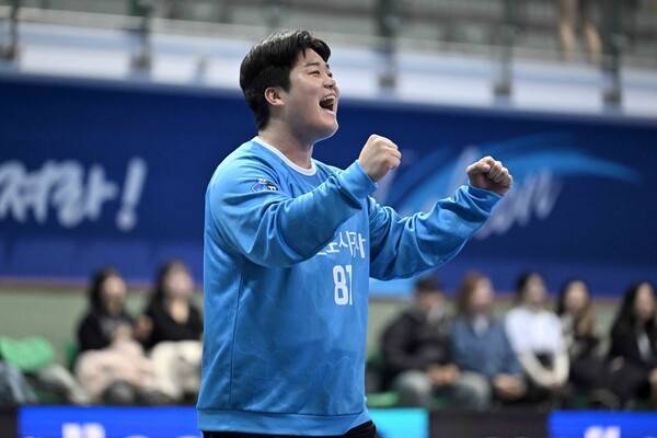 인천도시공사 안재필이 선방 후 환호하고 있다. /사진=KOHA