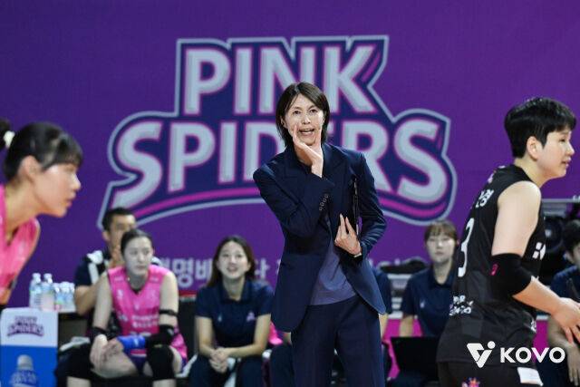 흥국생명 요시하라 도모코 감독./KOVO