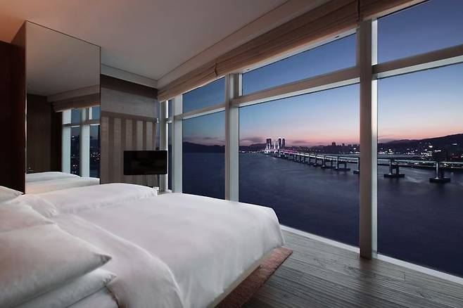 파크 하얏트 부산의 오션 뷰 객실 *재판매 및 DB 금지