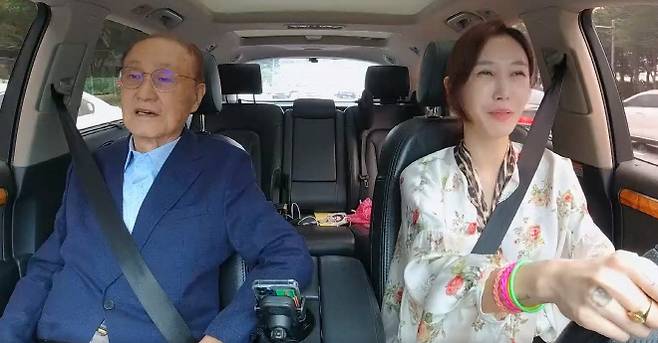 윤일봉(왼쪽)과 딸 윤혜진 / 사진  출처=JTBC 캡처