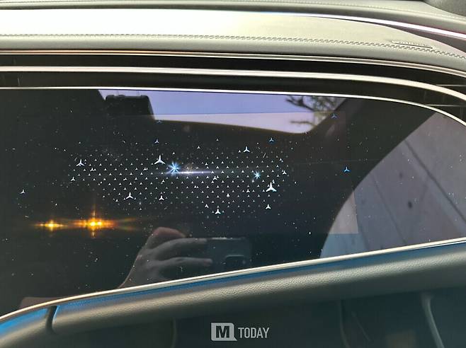 조용히 움직이는 수많은 별을 보다 보면 시간이 훌쩍 지나갈 수도 있다.