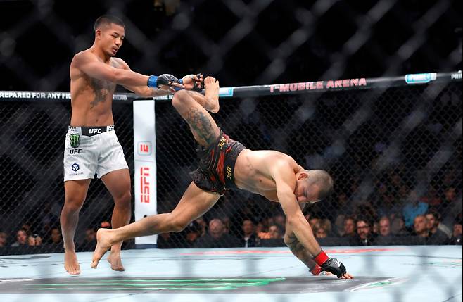 알레샨드리 판토자(오른쪽)가 부상을 당한 순간의 모습. 사진=AP 연합뉴스