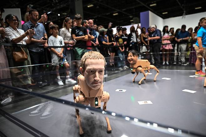 마크 저커버그 메타 CEO 얼굴을 한 로봇개 [AFP]