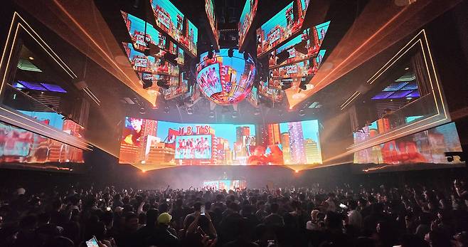 ‘크로마키 001’ 공연 전경