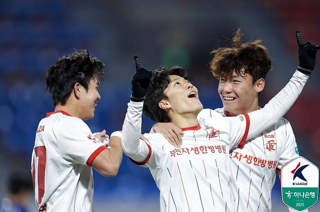 ▲ 2026시즌 K리그는 단순한 순위 경쟁을 넘어 연고 역사와 팬 정체성까지 맞물린 더비 스토리로 더욱 풍성해질 전망이다. ⓒ한국프로축구연맹