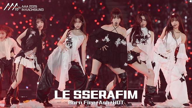 르세라핌(LE SSERAFIM) AAA 2025 무대 현장 [영상]
