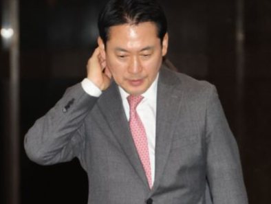 국민의힘 장동혁 대표가 지난 2일 서울 여의도 국회에서 열린 의원총회에 참석하고 있다. 연합뉴스