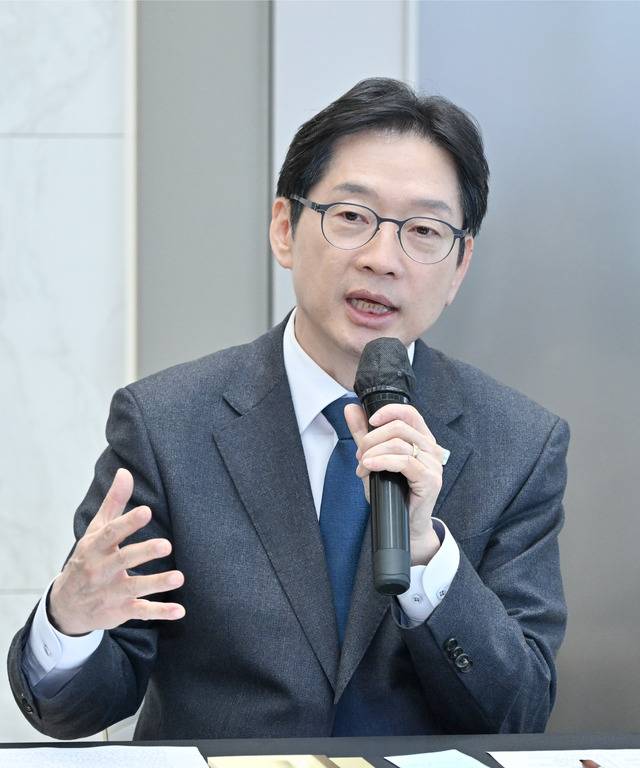 지난달 25일 호텔수성에서 열린 '5극 3특, 함께 그리는 지역의 미래' 대구·경북권역 간담회에 참석한 김경수 지방시대위원장이 발언하고 있다. 대구시 제공