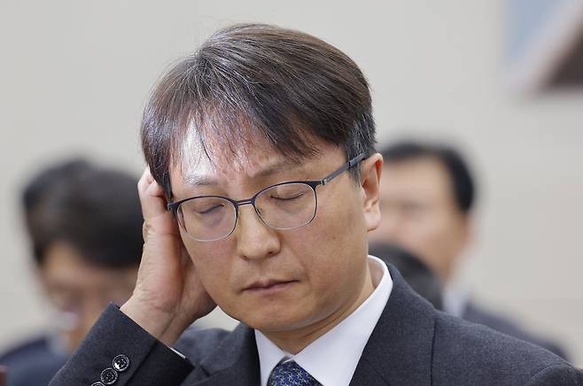 박대준 쿠팡 대표이사가 지난 2일 서울 여의도 국회 과학기술정보방송통신위원회에서 열린 쿠팡 침해사고 관련 현안 질의에서 생각에 잠겨 있다. /뉴스1