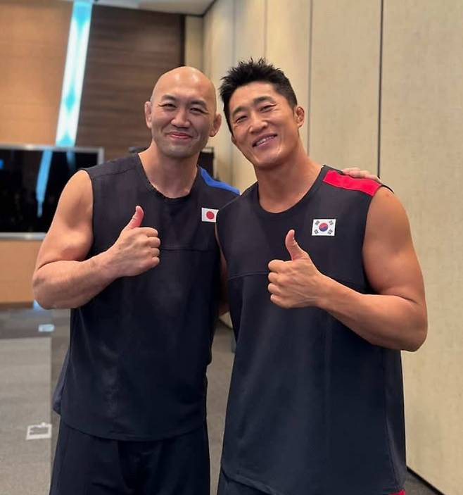 ▲ 아시아 파이터 UFC 최다승 주인공인 오카미 유신(왼쪽·14승)과 이 부문 2위 김동현(13승)은 각각 미들급과 웰터급에서 선명한 발자취를 남겼지만 타이틀 매치엔 나서지 못했다.&nbsp;ⓒ 오카미 유신 SNS