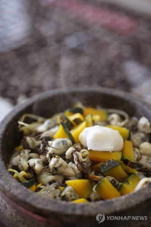 굴밥 [연합뉴스 자료 사진]
