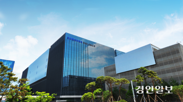 최근 제3캠퍼스 부지를 인천 송도국제도시에 마련한 삼성바이오로직스가 2011년 창사 이래 6조8천억원을 송도에 투자한 것으로 나타났다. 삼성바이오로직스 송도 4공장 /삼성바이오로직스 제공