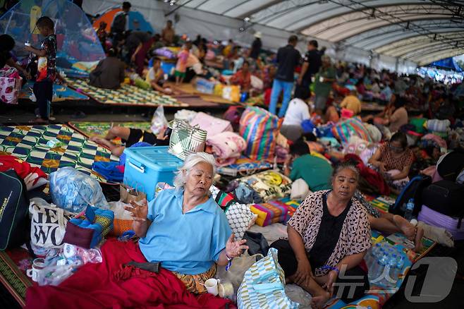 태국과 캄보디아의 국경 분쟁으로 9일 태국 국경지대 주민들이 임시 대피소로 피란해 있다. 2025.12.9 ⓒ 로이터=뉴스1 ⓒ News1 강민경 기자