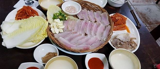 홍어 삼합. [테이스트 아틀라스 캡처]