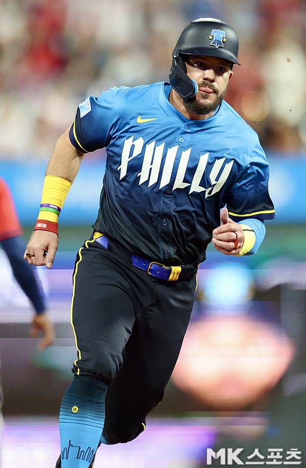 카일 슈와버는 필라델피아에 남는다. 사진= MK스포츠 DB