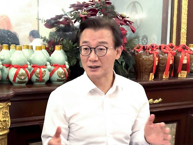 전재수 해양수산부 장관이 7일(현지시간) 미국 뉴욕에서 열린 특파원 간담회에서 발언하고 있다. [연합]