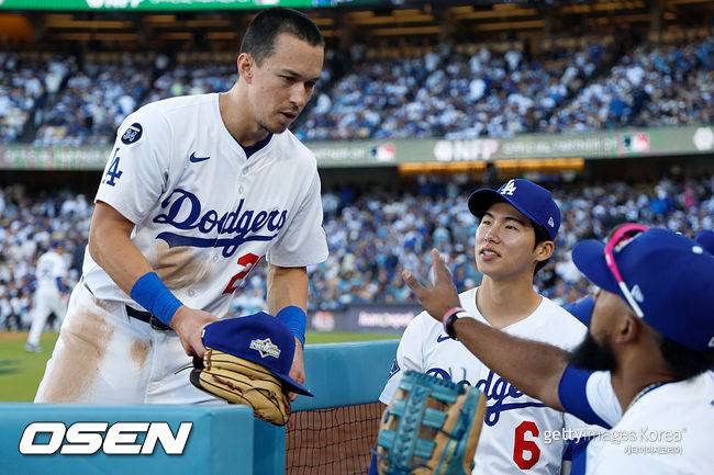 [사진] 다저스 에드먼과 김혜성. ⓒGettyimages(무단전재 및 재배포 금지)