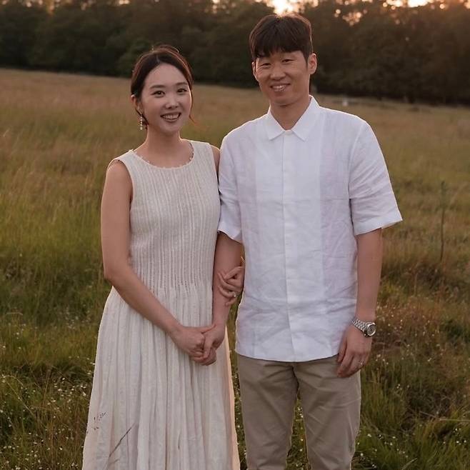 박지성·김민지 부부의 10주년 기념사진. 김민지 인스타그램