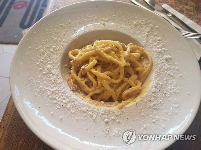 이탈리아 대중음식점에서 파는 카르보나라 파스타 [촬영 현윤경]