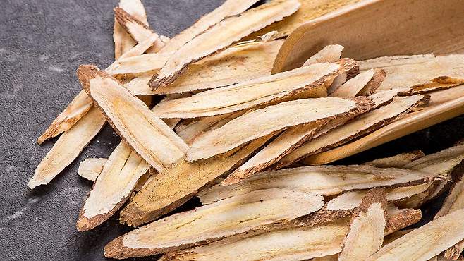 감초에는 코르티솔 수치를 높이는 화합물이 포함돼 혈압이 상승할 수 있다｜출처: 게티이미지뱅크