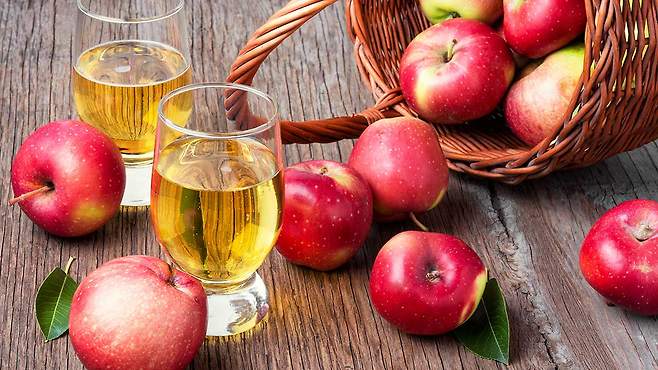 사과주스는 아테놀롤 성분의 고혈압 약 효과를 떨어뜨린다｜출처: 게티이미지뱅크