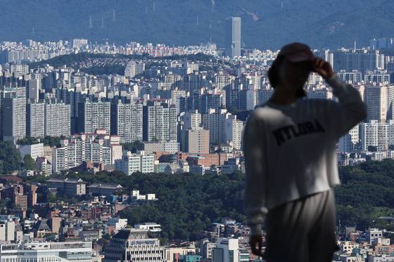 서울 남산에서 바라본 아파트 및 주택단지들. 〈사진=연합뉴스〉