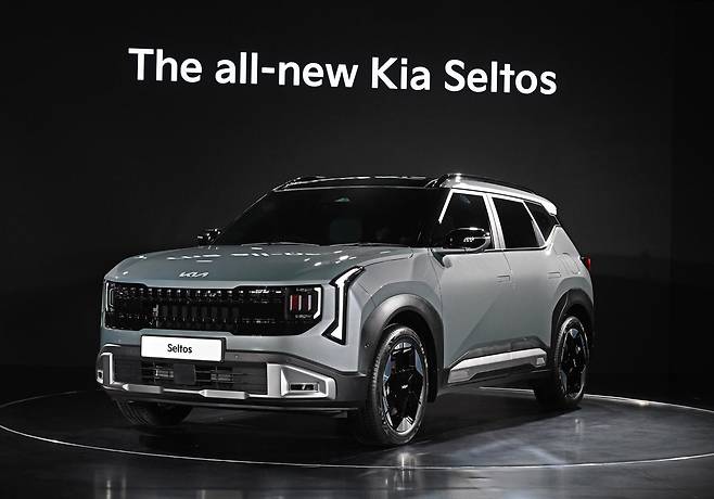 내년 1분기(1∼3월) 출시를 앞두고 공개된 디 올 뉴 셀토스. 풀체인지 셀토스의 차체 길이는 기존 대비 60mm 늘어났다. 기아 제공