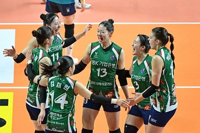 기뻐하는 IBK기업은행 선수들. 한국배구연맹(KOVO) 제공