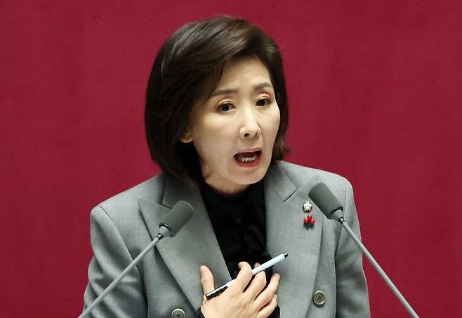9일 국회 본회의에서 나경원 국민의힘 의원이 쟁점 법안인 가맹사업법 개정안에 무제한 토론을 시작하고 있다. 연합뉴스
