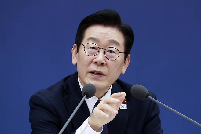 President Lee Jae Myung speaks during a joint policy briefing by the Ministry of Economy and Finance, the National Tax Service, the Korea Customs Service and the Public Procurement Service, along with the Ministry of Data and Statistics, at the Government Sejong Convention Center in Sejong on Dec. 11. [JOINT PRESS CORPS]