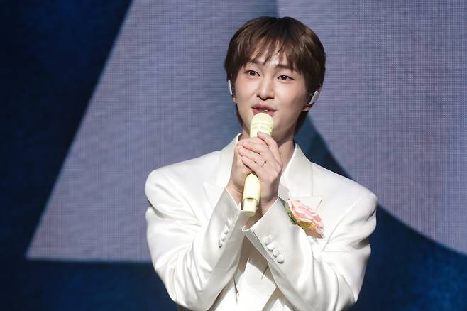 Singer Onew, also a member of the boy band SHINee, speaks at a press conference for his new album at Yeongdeongpo District, western Seoul, on July 15. [YONHAP]