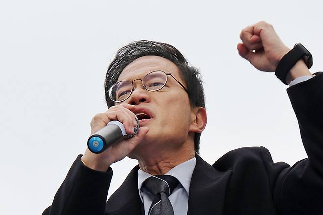 박주민 더불어민주당 의원이 11일 서울 종로구 광화문광장에서 서울시장 출마 선언을 하고 있다. [연합뉴스]