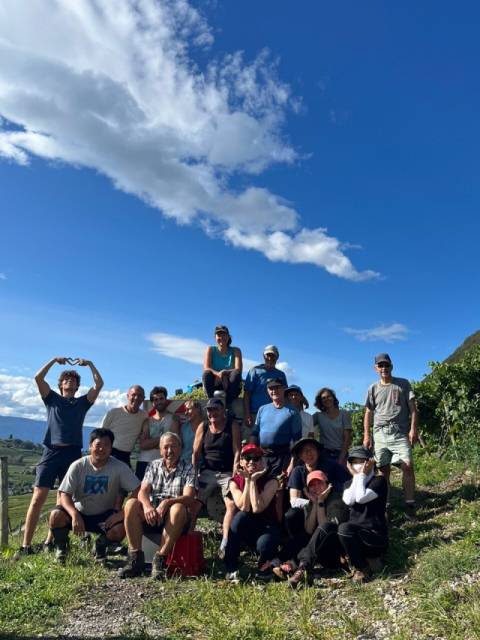 포도 농장 식구들과 자리를 함께했다.