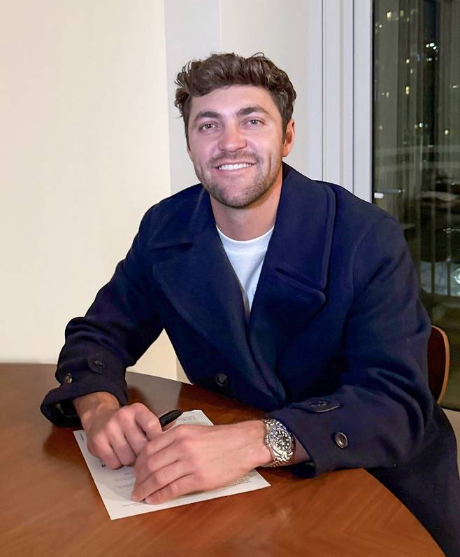 KIA가 ‘에이스’ 네일과 총액 200만달러에 재계약을 마쳤다. 사진 | KIA 타이거즈