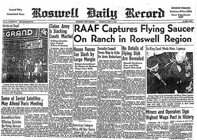 1947년 6월 미 뉴멕시코주 로즈웰에서 미확인 비행물체 잔해가 발견됐다는 내용을 담은 당시 신문. 사진 제공 arte