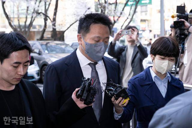 가상화폐 테라·루나를 발행한 테라폼랩스의 공동 창립자 신현성 전 차이코퍼레이션 대표가 2023년 3월 구속 전 피의자 심문을 받기 위해 서울 양천구 서울남부지방법원에 출석하고 있다. 이한호 기자