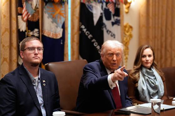 8일(현지시간) 도널드 트럼프 미국 대통령이 백악관 국무회의에서 발언하고 있다. AP=연합