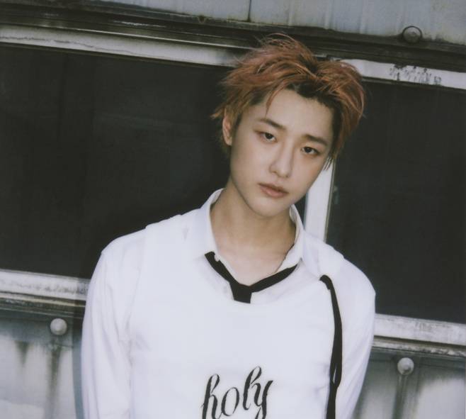 올해 노래방에서 가장 사랑받은 노래인 ‘드라우닝(Drowning)’을 부른 가수 우즈. 사진 이담엔터테인먼트