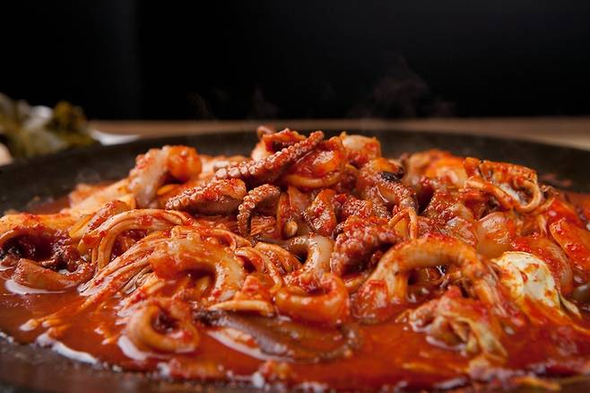 의료 전문가들이 감기나 독감에 걸렸을 때 피해야 하는 음식으로 매운 음식을 꼽았다. 사진은 기사 이해를 돕기 위한 자료 사진. /사진=게티이미지뱅크