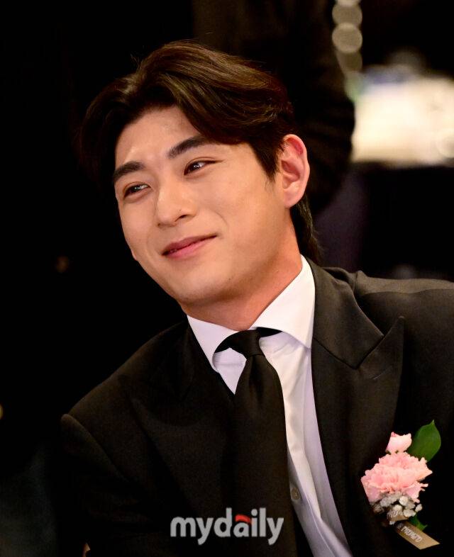 2025년 12월 8일 서울 청담동 리베라 호텔에서 '2025 뉴트리디데이 일구상 시상식'이 열렸다. 샌프란시스코 자이언츠 이정후가 환하게 웃고 있다./마이데일리