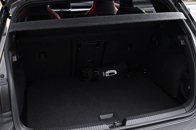 폭스바겐 골프 GTI. 사진: 김학수 기자