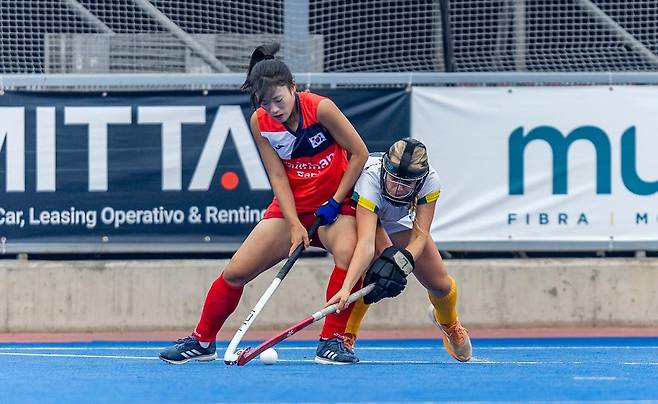 한국과 남아공의 경기 모습.  [FIH 소셜 미디어 사진. 재판매 및 DB 금지]